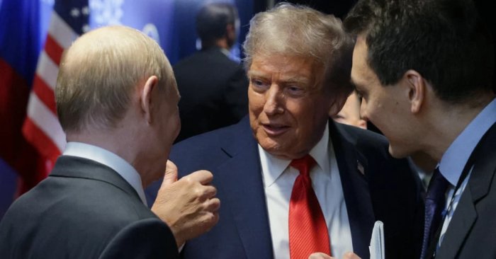 Трамп Путинга рафиқаси Меланиянинг мактубини шахсан топширди