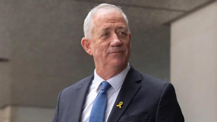 Нетаньяхуга қарши сиёсатчи уни гаровдагиларни озод қилиш учун вақтинчалик иттифоқ тузишга чорлади