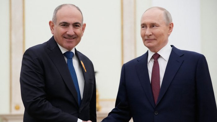 Россия Арманистондаги парламент сайловларига таъсир ўтказишга уриняптими?