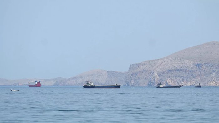 Eron Hormuz bo‘g‘ozidagi yangi nazorat chegaralarini belgilab oldi