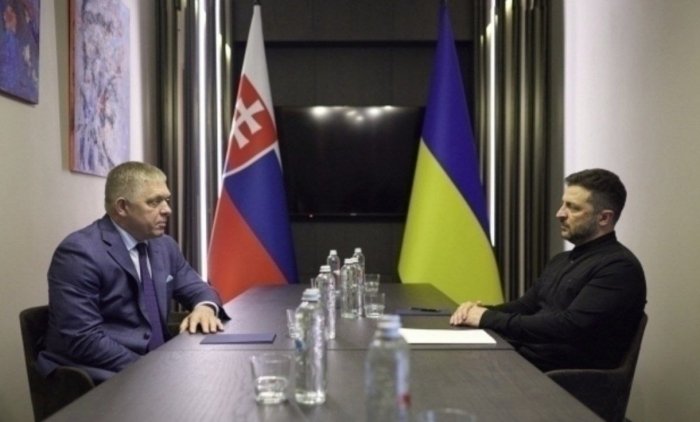 Biz Rossiyaning zarbalariga javob qaytaramiz, hech kim zulmatda jimgina chidab o‘tirmaydi — Zelenskiy 