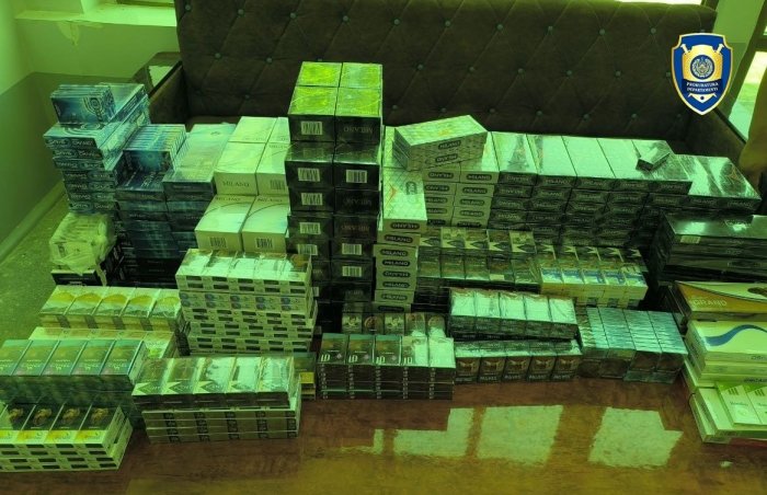 Andijon shahridagi savdo do‘konidan 3 249 quti tamaki mahsulotlari ashyoviy dalil sifatida olindi