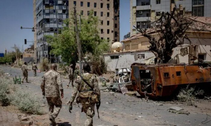 Jangarilar Sudanning Al-Fashir shahrida uch hafta ichida kamida 60 ming odamni o‘ldirdi — Bild 