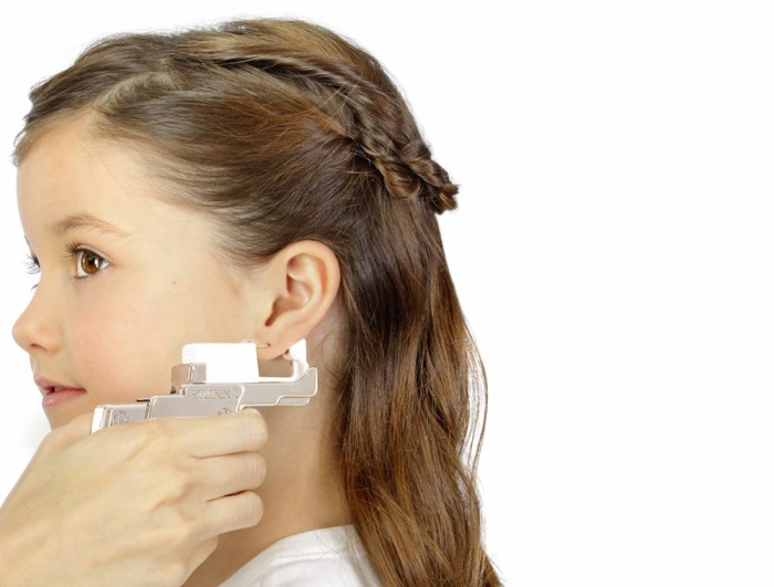 Teri yubkada yalagan Evgeniya Kryukova ishtirokidagi porno video