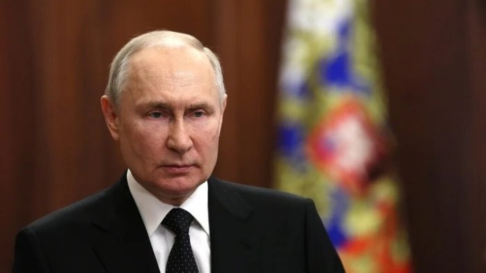 Путин Киевга зарбаларни уч кунга тўхтатишни буюрди. Нега?