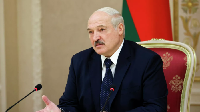 Лукашенко Кенияга борди, уни қишлоқ хўжалиги вазири кутиб олди