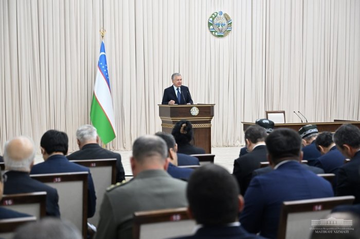 Шаҳрихонда автомобиллар учун “эко чарм”дан чехол ва юмшоқ мебелларга қоплама ишлаб чиқаришни йўлга қўйилади