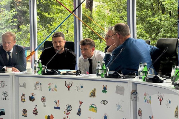 Зеленский ва Европа етакчилари Трампга қўнғироқ қилишди Зеленский ва Европа етакчилари Трампга қўнғироқ қилишди