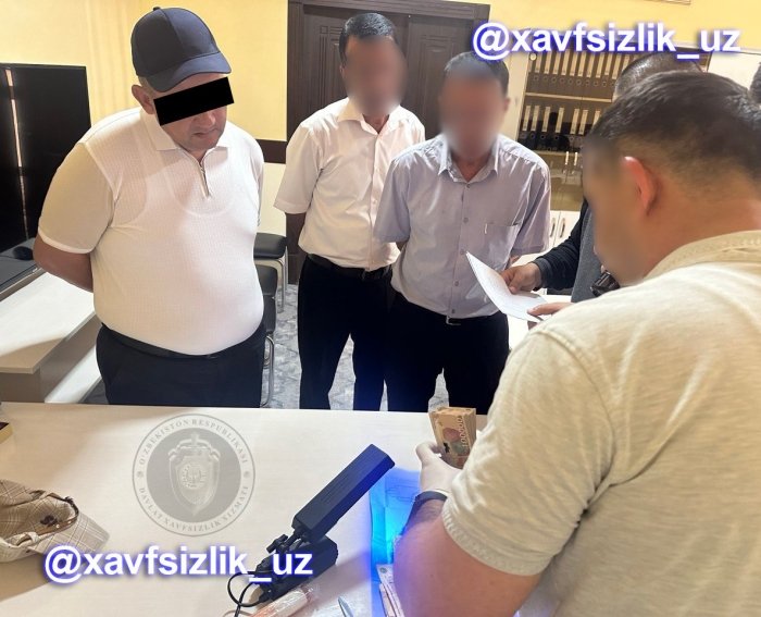 DXX: Buxoroda byudjet mablag‘lari evaziga “otkat” olishga uringan bosh hisobchi va uning o‘rinbosari ushlandi