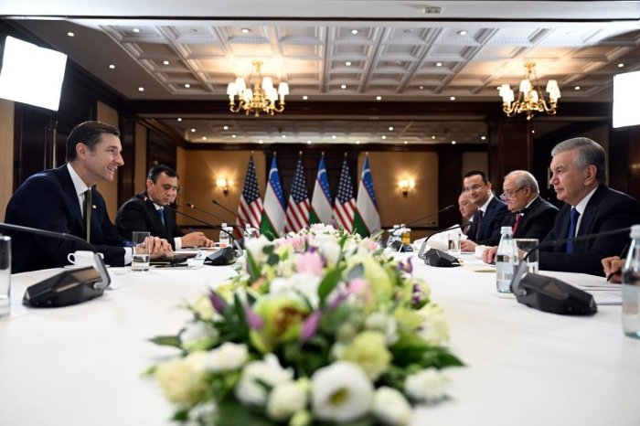 Germiona Grenjer va uning dostlari porno komikslar Anusni yaladi va uni sikdi