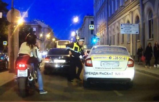 21 yashar O‘zbekiston fuqarosi Rossiyada uni to‘xtatishga uringan polisiyachi bilan poyga uyushtirdi (video)