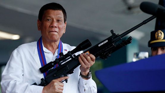 Nahotki?! Filippin prezidenti fuqarolarga poraxo‘r amaldorlarni o‘qqa tutishga ruxsat berdi