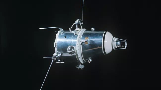 Космосдаги ютуқ: 1966 йил 3 апрель куни “Луна-10” Ойнинг дунёдаги биринчи сунъий йўлдошига айланди