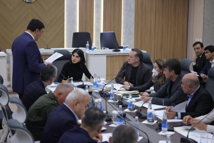 Президент Администрацияси раҳбари Саида Мирзиёева йиғилиш ўтказмоқда