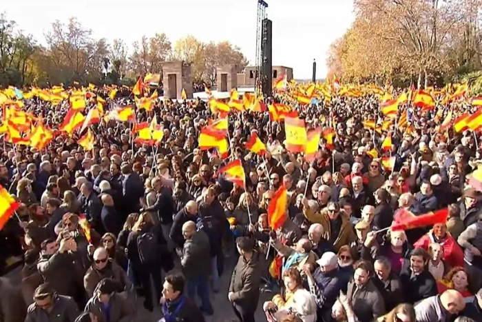 Madridda o‘n minglab odamlar miting uyushtirmoqda, bunga "Real"ning muvaffaqiyatsiz o‘yini sabab emas