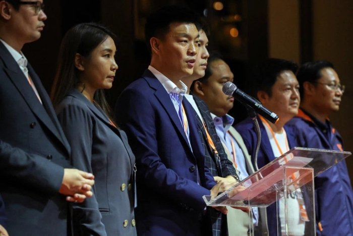 Tailand muxolifati qirollikni haqorat qilish haqidagi qonun sabab sudlanadi