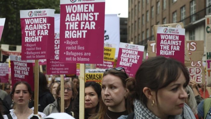 Londonda “Qirollikni birlashtiraylik” nomli migrasiyaga qarshi miting bo‘lib o‘tdi