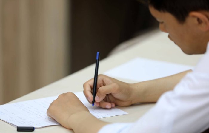 Abituriyentlar avval test topshirib, keyin qayerda o‘qishni tanlaydi