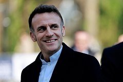 Трамп Макроннинг истеъфосини башорат қилди