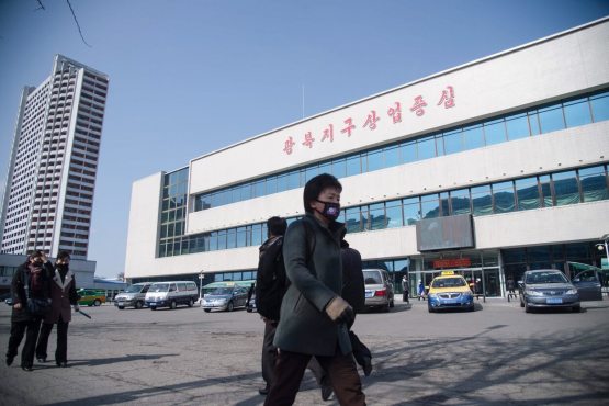 Shimoliy Koreyada karantin choralarini buzgan bojxonachi qatl etildi