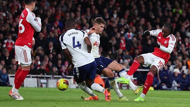 АПЛ. "Арсенал" Шимолий Лондон дербисида "Тоттенхэм"ни йирик ҳисобда енгиб, пешқадамликни мустаҳкамлади