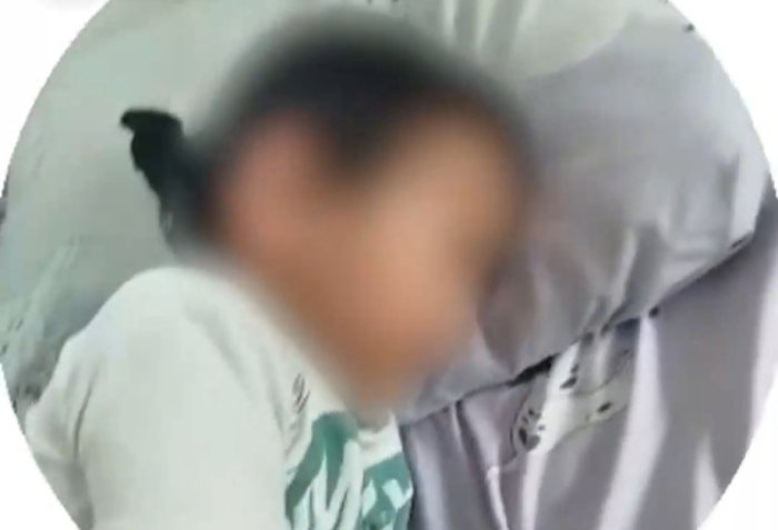 Ohangaronda bolaga kuch ishlatgan tarbiyachi ishdan bo‘shatildi