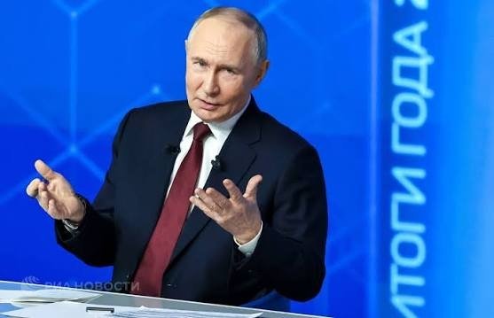 Putin Rossiyada yangi safarbarlik to‘lqini haqidagi mish-mishlarni "saylovlar oldidan uyushtirilgan axborot hujumi" deb atadi