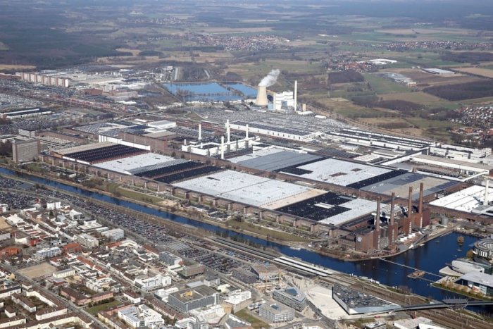 Volkswagen o‘z tarixida ilk bor Germaniyadagi zavodini yopmoqchi