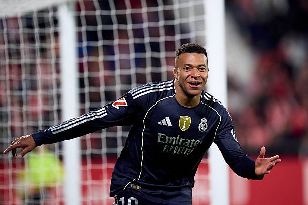 Mbappe bir yilda 60 ta gol urdi, XXI asrda faqat 3 kishi undan yaxshiroq natija qayd etgan