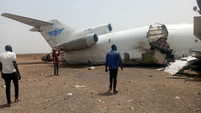 Жанубий Суданда Boeing 727 бир неча ой олдин қулаган самолёт билан тўқнашиб кетди