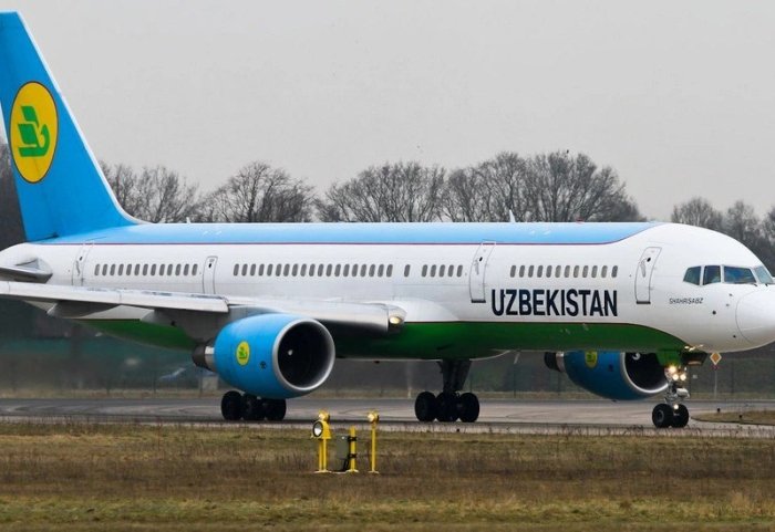 Uzbekistan Airways самолёти фавқулодда қўнди