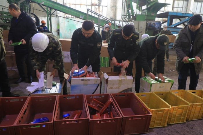 Ўзбекистонда 2025 йилда 28 млрд сўмлик тамаки маҳсулотлари мусодара қилинди