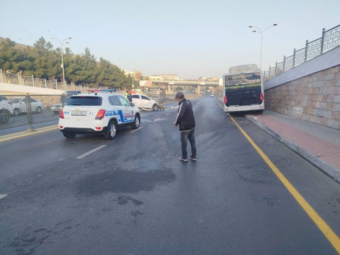 Самарқандда Cobalt ҳайдовчиси рулда ухлаб қолиб, аварияга учради