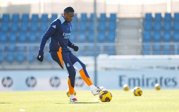 "Реал" ҳимоячиси билан шартномани бекор қилмоқчи