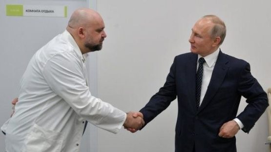 Путин билан қўл бериб сўрашган Москвадаги бош шифокорда ҳам коронавирус аниқланди