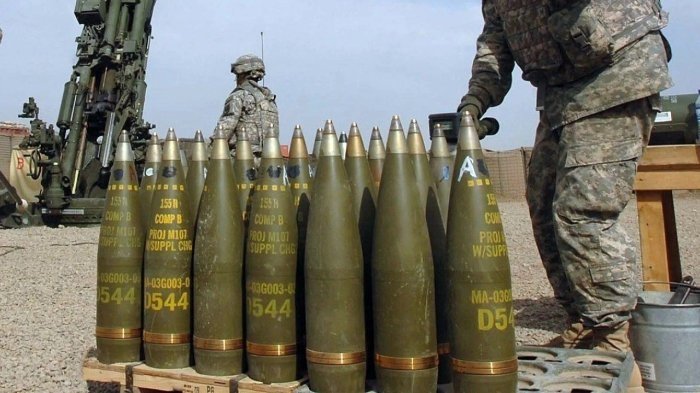 Чехия аллақачон Украина учун 180 мингта артиллерия снарядлари сотиб олган ва яна 300 мингтасини олишга ҳаракат қилмоқда