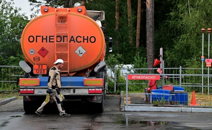 Rossiya avtomobil benzini eksportiga joriy etilgan taqiq muddatini 31 oktyabrgacha uzaytirdi