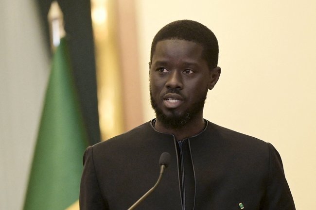 Сенегалнинг янги президенти ваъдаларини бажаришга киришди