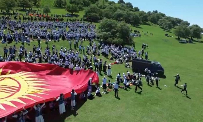 Qirg‘izistonda bolalarni ommaviy tadbirlarga jalb etish taqiqlandi Qirg‘izistonda bolalarni ommaviy tadbirlarga jalb etish taqiqlandi