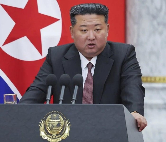 Kim Chen In Xitoydagi harbiy paradda qatnashadi