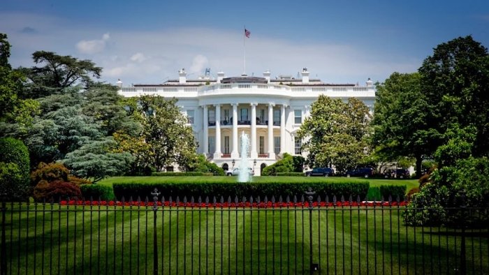 AQShda “shatdaun” sabab ommaviy ishdan bo‘shatishlar — 4000 nafar federal xizmatchi ish joyini bo‘shatmoqda