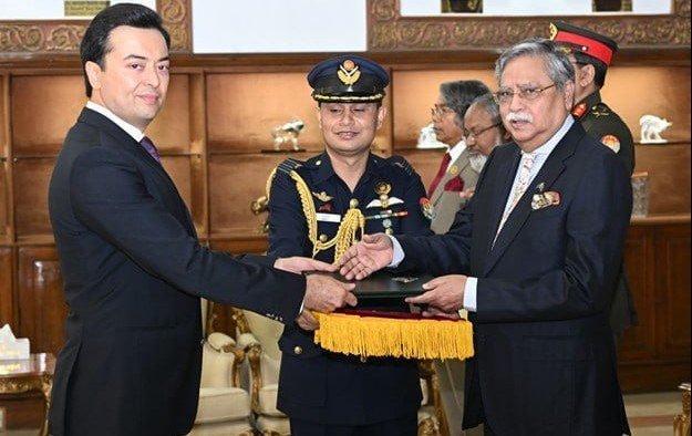 Сардор Рустамбоев Ўзбекистоннинг Бангладешдаги янги элчиси бўлди