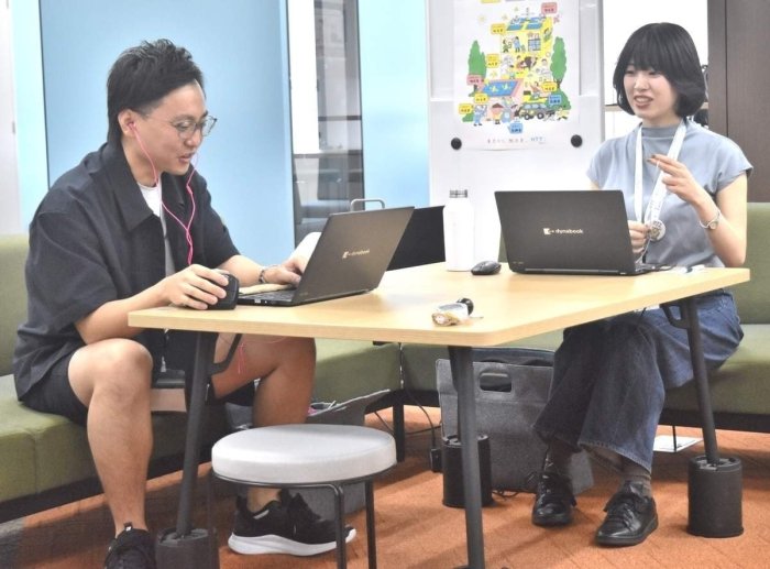 Токиода амалдорларга шортик кийишга рухсат берилди