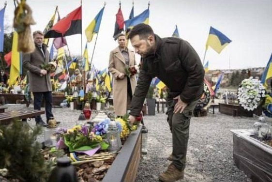 Украина президенти офисида "умидсизлик муҳити" ҳукм сурмоқда