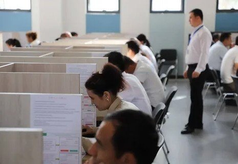 Навбатдан ташқари аттестация ва касбий сертификат синовларида иштирок этиш учун тўлов миқдори 50 фоизга туширилди