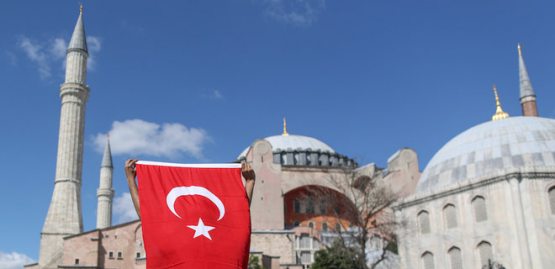 Erdog‘an Avliyo Sofiya ibodatxonasini masjidga aylantirdi. Unga tahdid qilishmoqda