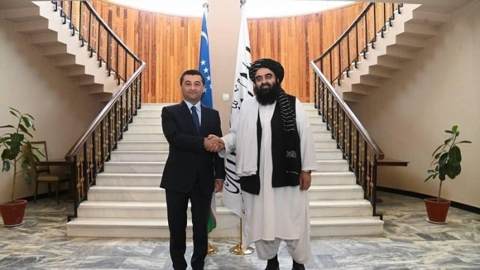 Men Ukrainada bir yigit bilan telefon orqali gaplashmoqchiman.