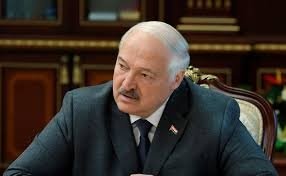 Лукашенко яна 22 нафар шахсни афв этди