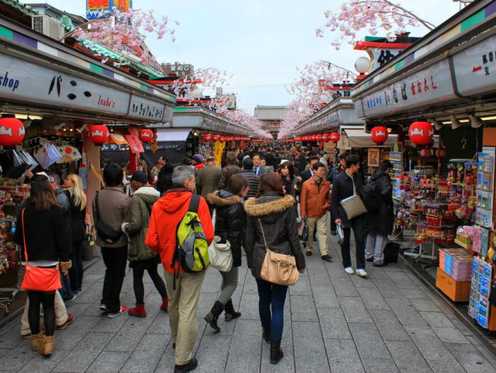 Yaponiya millionlab xorijlik sayyohlarni eplolmayapti