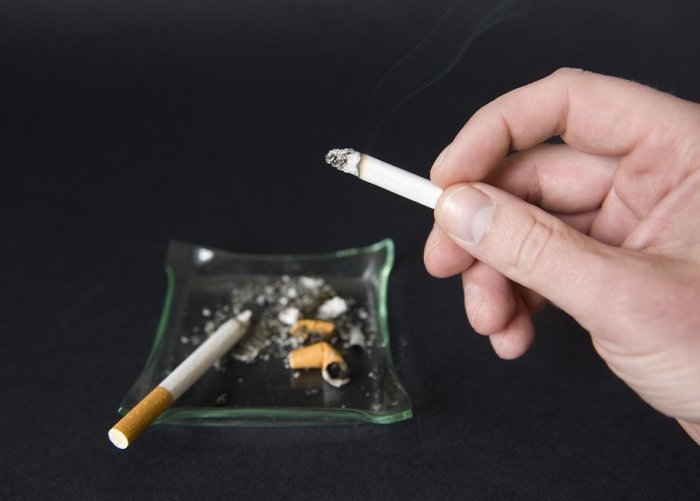 Европада жамоат жойларида чекиш тақиқланди